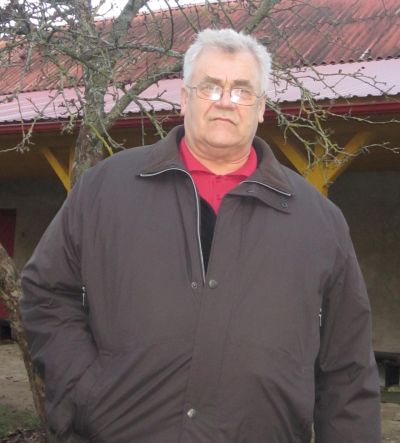 Matti Mägi õlul on koguduse majandusasjad. Matti Mägi õlul on koguduse majandusasjad.